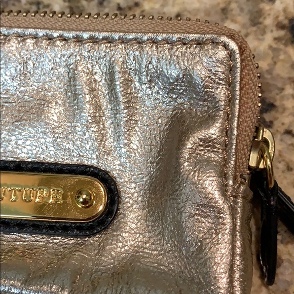 Juicy Couture wristlet - Picture 4 of 5